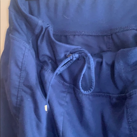 Women’s greys anatomy active scrubs pants size m - Picture 2 of 4